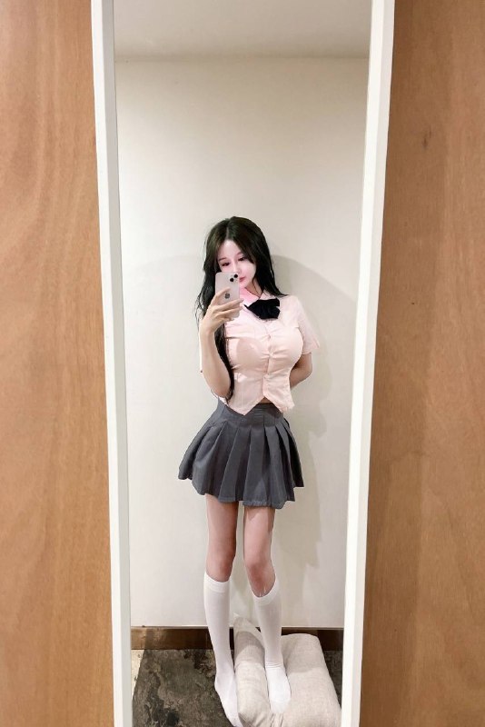 广州哈森🏠❤️维维03 168 真E在校学生浑身雪白 婀娜多姿刚下氵童颜巨乳 腿 臀 情商高 会聊天爱健身 会瑜伽清纯少女性格超好御甜兼职一个导不认识能遇见你是我们的缘份~均为本人现实生活照鲍鱼会夹紧水多多#维维