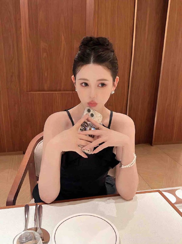 广州哈森🏠周💛💛💛eight身高/173• Age年龄/04年• eight/体重 90• •Bust胸围/d• 刚破C     氵嫩泬白翠🉑看学生证•            就读于广州美术学院•            真实在校学生•   笔直长腿 天然0整• 温柔听话 不催不事 待客温柔如初恋• S身材 皮肤雪白 性格温柔 来一场女友式的体验#亚俊