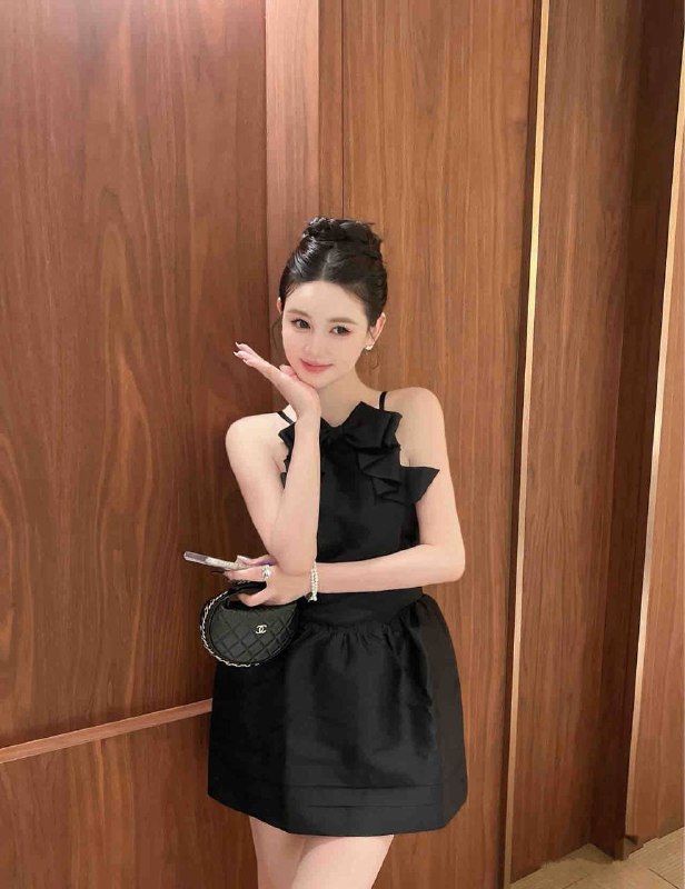 广州哈森🏠周💛💛💛eight身高/173• Age年龄/04年• eight/体重 90• •Bust胸围/d• 刚破C     氵嫩泬白翠🉑看学生证•            就读于广州美术学院•            真实在校学生•   笔直长腿 天然0整• 温柔听话 不催不事 待客温柔如初恋• S身材 皮肤雪白 性格温柔 来一场女友式的体验#亚俊