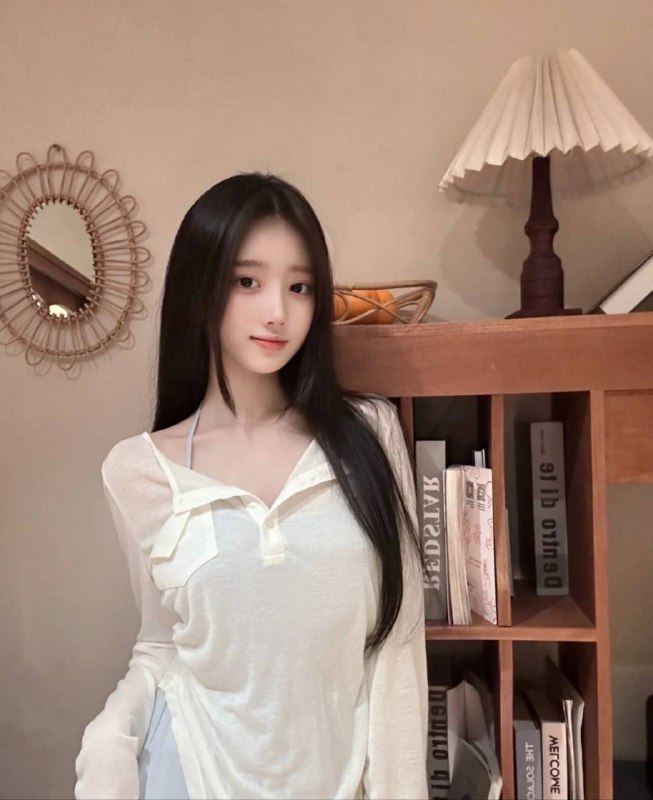 #广州阿力🔥05廣州在校大学生Body: 165cm. 42kg. 05C刚破处私处紧致五官精致性格温柔全身雪白，无不良嗜好，海南人，三点粉#19