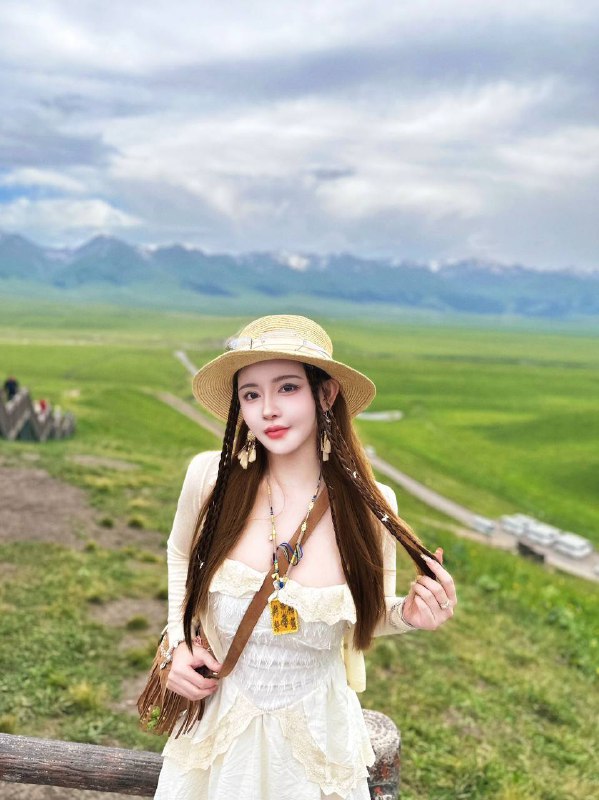 广州欢喜🏠#大F𝙏𝙝𝙖𝙣𝙠𝙨 𝙮𝙤𝙪 • 𝘽𝙤𝙨𝙨  广州Working～ꔛ ꕤ ❞•   170cm / 00年 /🐻F_/ 95斤🌸A4腰 筷子腿  吹弹可破🌸热情  有耐心  简单fw  可验证🌸胸型好看欧美身材🌸前凸后翘🌸本科学历高素质善交谈多能女友型