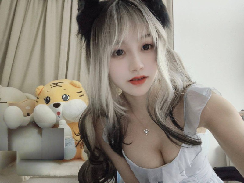 广州阿宝🏠九月03年身高：165 体重：45kg  D🐻清纯可人，温柔甜美高颜值高情商，女友般的体验感气质女神，声音甜美无纹身，极品身材，皮肤白，嫩，超高的体验感真实照片🉑验证#九月#白小纯#无纹身#小豆奶
