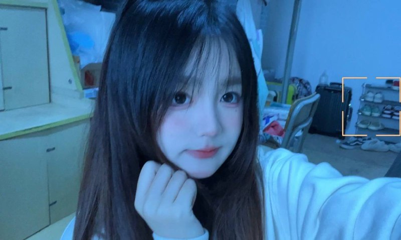 广州阿宝🏠九月03年身高：165 体重：45kg  D🐻清纯可人，温柔甜美高颜值高情商，女友般的体验感气质女神，声音甜美无纹身，极品身材，皮肤白，嫩，超高的体验感真实照片🉑验证#九月#白小纯#无纹身#小豆奶