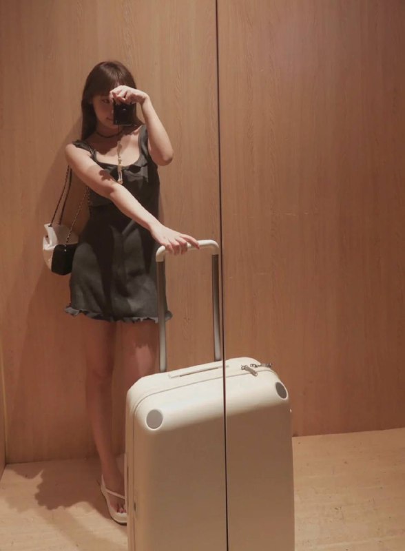 广州阿宝🏠九月03年身高：165 体重：45kg  D🐻清纯可人，温柔甜美高颜值高情商，女友般的体验感气质女神，声音甜美无纹身，极品身材，皮肤白，嫩，超高的体验感真实照片🉑验证#九月#白小纯#无纹身#小豆奶