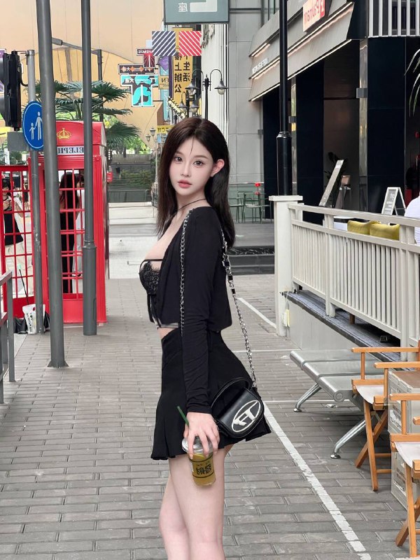 图图🏠广州#广州小粉🌸172  天然🐻E极品尤物 缠绵床榻销魂酥骨懂风情 知情趣 满足你所有的欲望幻想与你灵肉合一 高潮迭起 …🉑6️⃣9️⃣法式舌吻💋登记代开有空姐制服#小粉#大米