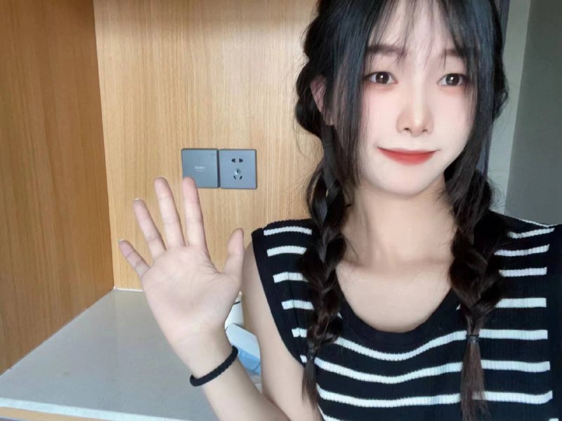 图图🏠广州真实06 白小纯广东人 会粤语 在校大学生清纯甜美 温柔型全身无整容甜美少女う小清新 性格nice166 36C 白瘦幼 合法少女俏皮无辜小鹿眼 干净透亮肌体重 90 穿着洋气 ??素颜见k