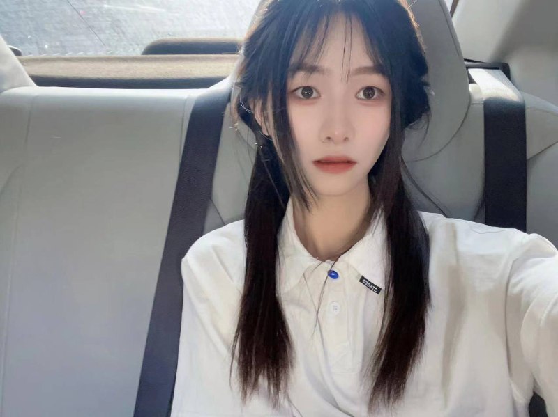 图图🏠广州真实06 白小纯广东人 会粤语 在校大学生清纯甜美 温柔型全身无整容甜美少女う小清新 性格nice166 36C 白瘦幼 合法少女俏皮无辜小鹿眼 干净透亮肌体重 90 穿着洋气 ??素颜见k