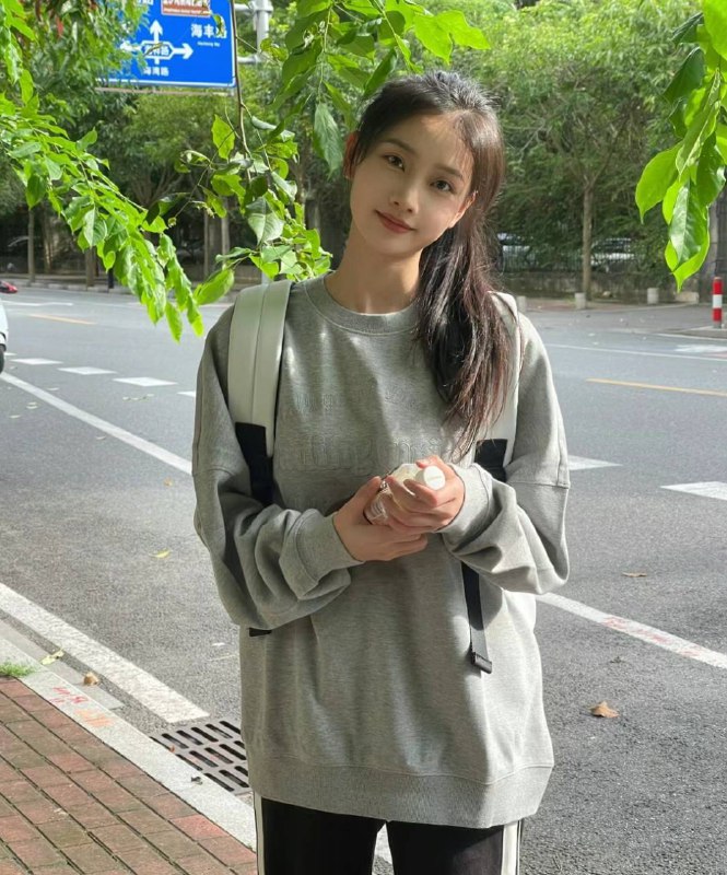 广州阿宝🏠嘟嘟04极品纯御首开在校大学生   纯纯新人   一个客不认识身高   166   体重90c爱好  画画 健身 钢琴 攝影✨模仿秀纯御天花板，皮肤超级细白！⭐️上下粉听话懂事  不催不急✨超级温柔典型甜妹，初恋般感觉#嘟嘟