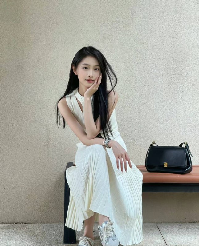广州阿宝🏠嘟嘟04极品纯御首开在校大学生   纯纯新人   一个客不认识身高   166   体重90c爱好  画画 健身 钢琴 攝影✨模仿秀纯御天花板，皮肤超级细白！⭐️上下粉听话懂事  不催不急✨超级温柔典型甜妹，初恋般感觉#嘟嘟