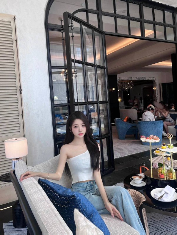 广州 蓝白白🏡CC2001年 168C🐻可盐可甜 温柔乖巧听话不催不是 体验你的女友亲切感身材完美比例