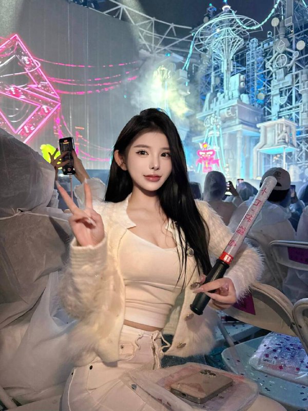 广州 蓝白白🏡CC2001年 168C🐻可盐可甜 温柔乖巧听话不催不是 体验你的女友亲切感身材完美比例