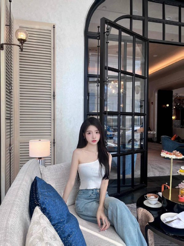 广州 蓝白白🏡CC2001年 168C🐻可盐可甜 温柔乖巧听话不催不是 体验你的女友亲切感身材完美比例
