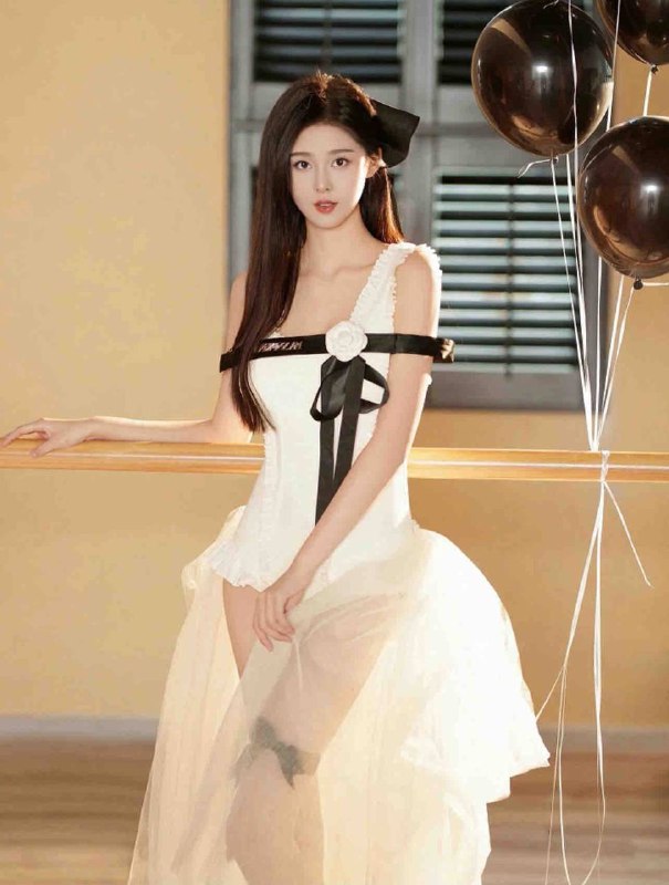 #广州王子诺🌹清纯可爱04年萝莉音清纯可爱一线天馒头b2004年165cm45kg天然D杯天然馒头一线天名器皮肤白 丝丝滑滑特色紧致到尖叫 下面会夹噢声音嗲 温柔 长相甜美可爱#金诺#萝莉