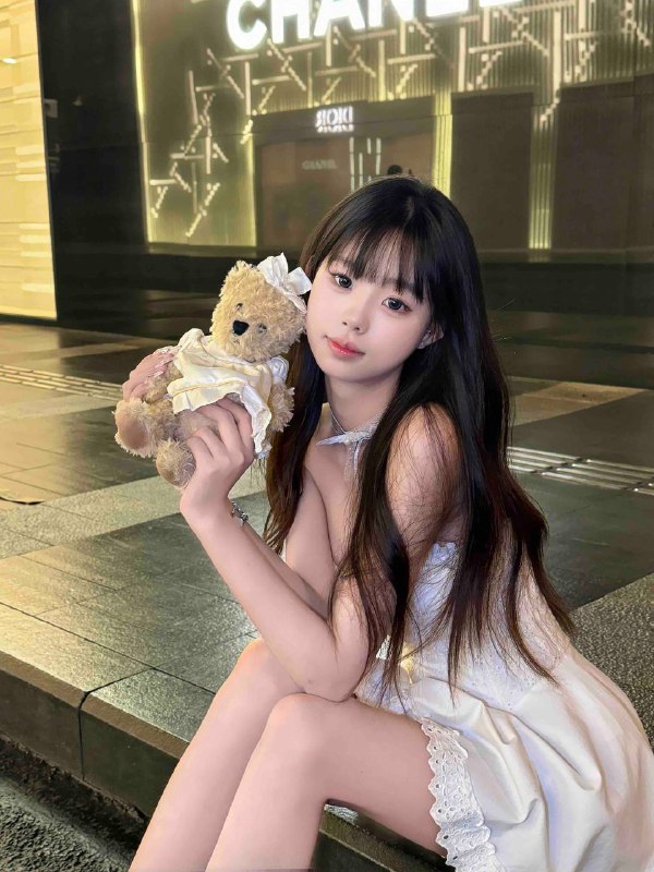 杨弈广州 真实06萝莉171CM  44kg  胸C0黄0退 刚破c皮肤巨白   纯天然洋娃娃脸 巨嫩人照无差🥢腿A4腰  敏感体 一碰出氵体质三点粉 性格温柔可爱听话乖巧懂事