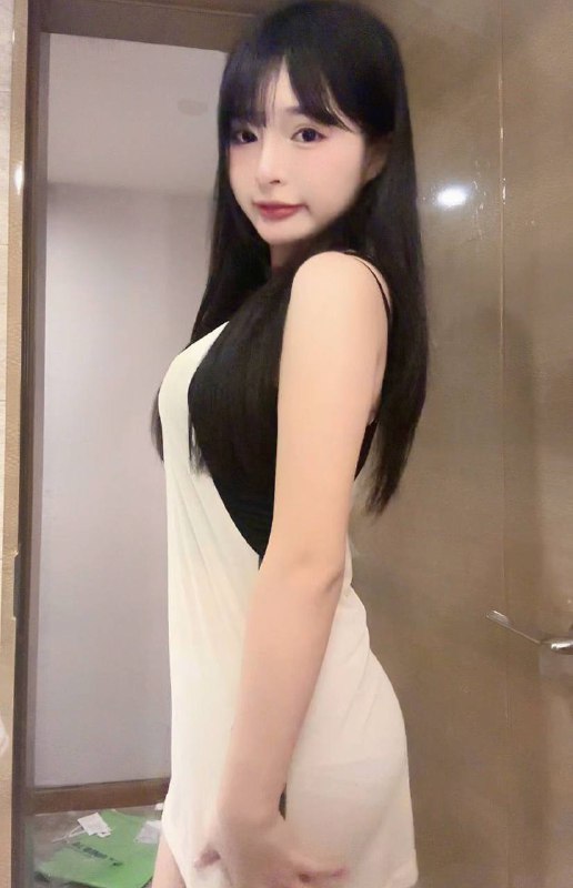 杨弈广州04 桃子纯纯纯纯纯新人兼职  暨南大学 大二学生清纯可人  性格温柔开朗活泼  服务Nice萝莉音 娇小可爱 你的初恋小女友~04年 身高165Cm  粉粉大E