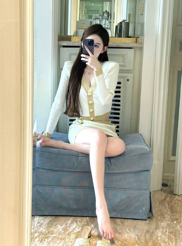 杨弈广州 168e 气质®女友 性格温柔➜人鱼马甲线 翘臀 温柔体贴初入新人 兼职不易 低素质客勿扰