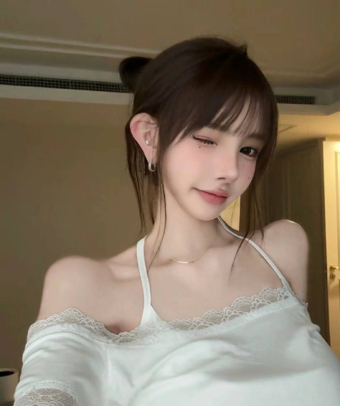 广州 蓝白白🏡兔兔03 168D 兼职短开纯欲天花板 清纯网红天使面孔 魔鬼身材