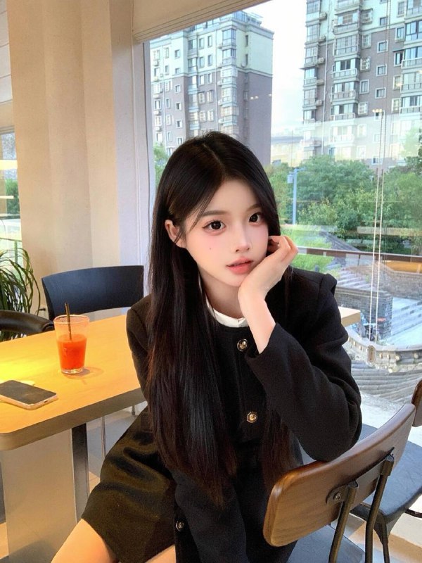 图图🏠广州06年  暨南大学兼职 有学生证Age：06  Height：170cm Cup：C🍓真实学生 可看证🍓真胸 妈生脸 无整🍓清新自然 乖巧礼貌🍓高素质  性格好  在校生