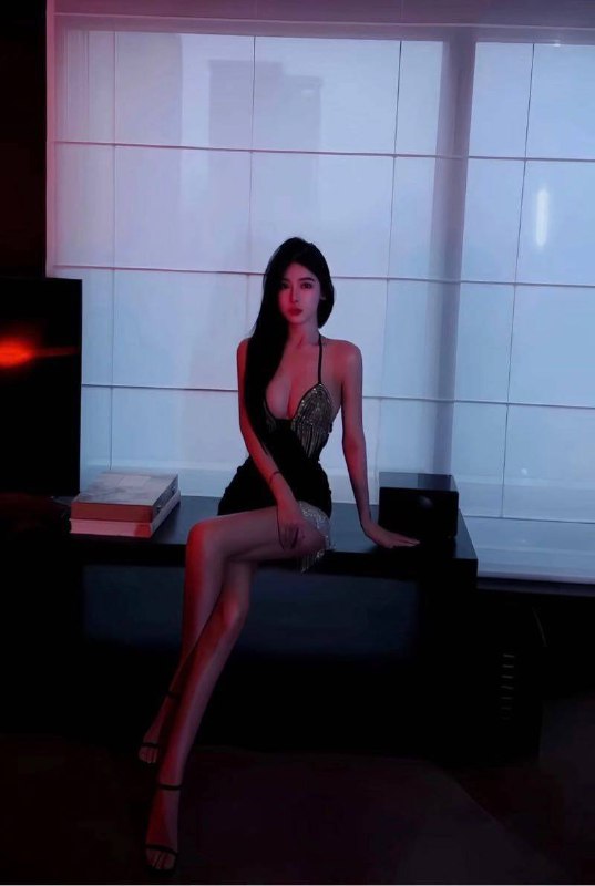 杨弈广州 晓晓🦜03 170D5⃣️⬆️打扮潮流时尚 热爱健身高素质 高学历 把哥哥情绪价值拉满