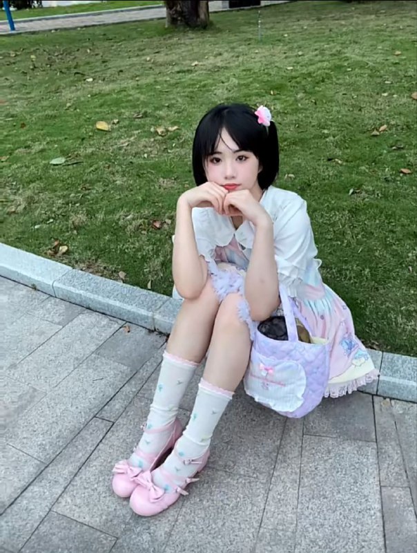 广州阿宝家只只04年 165D 皮肤雪白🉑cos女仆 jk 鸳鸯浴 96🐍🦟喜瘦子的勿排  土纯学生兼职#只只