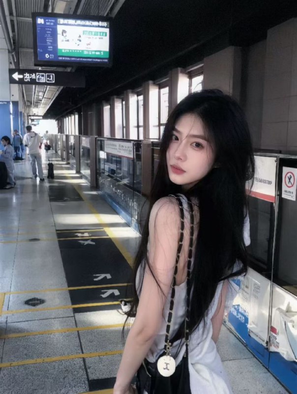 Gz 阿宝🏠点点🌤𝐈 𝐰𝐢𝐥𝐥 𝐛𝐞 𝐡𝐚𝐩𝐩𝐲 ʚ◡̈⃝ɞ————————————————————• 𝐇𝐞𝐢𝐠𝐡𝐭身高/168• 𝐁𝐮𝐬𝐭胸围/C罩• 𝐀𝐠𝐞年龄/06• 𝐇𝐨𝐛𝐛𝐲兴趣/旅游，瑜伽👧🏻蜜桃臀 马甲线想起那年秋天陪你的那个她吗很少开🌟🌸强烈推荐🌸🌟