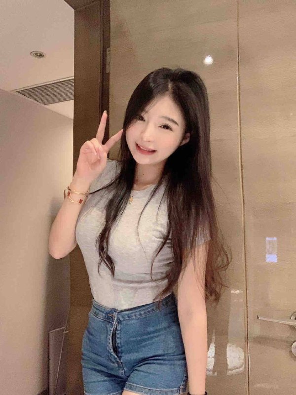 索隆🏠💛💛💛桃子 165-04-D广州小纯 在校生 纯兼职性格温柔 服务nice 配合度高 小女友范04年/165D清纯甜美 萝莉类型音乐学院在校极品小纯兼职 真人真照 支持指定验证真实在校生 可kiss🐍#桃子