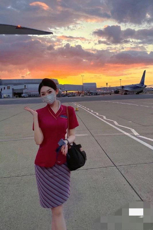 广州哈森家173D真实在飞南航空姐  性格温柔体贴服务态度真诚 身材比例完美大长腿 江苏小姐姐期待与你相遇#七宝
