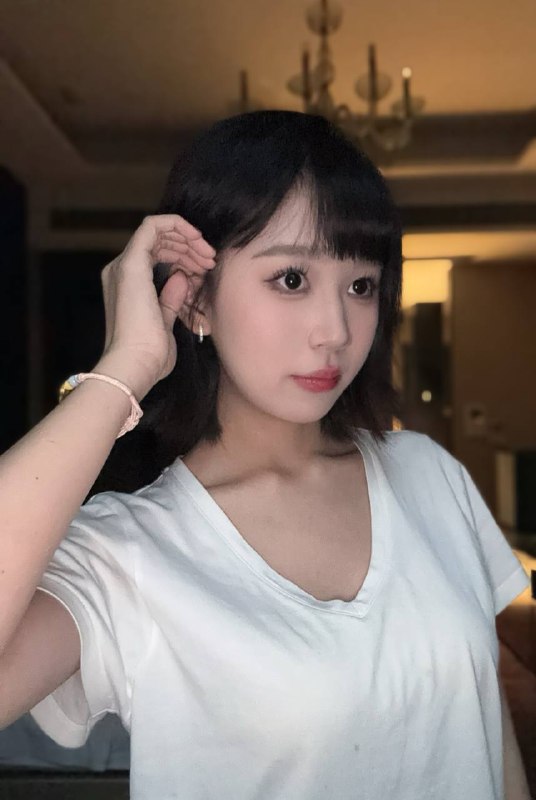 哈森🏠广州 点点 168c05真实  学生 可看学生证，学信网可看学生兼职🌸理想女友✔️💎贴心小女友 大长腿💎皮肤白嫩 服务一流#点点