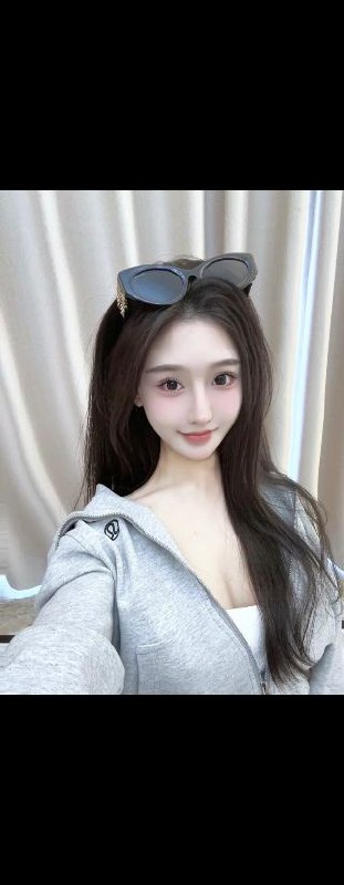 广州卡人🏠💛💛💛172学生草莓可液体，无套172D全身丝滑，🥛牛奶肌肤，🉑液体🉑无套。姓名/草莓🐻D年纪/20爱好/瑜伽，健身房，舞蹈，唱歌特长：全身雪白，上粉下嫩-你我素未见面，你就是我的唯一，带客如男友#草莓