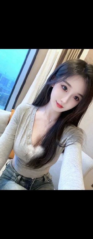 广州卡人🏠💛💛💛172学生草莓可液体，无套172D全身丝滑，🥛牛奶肌肤，🉑液体🉑无套。姓名/草莓🐻D年纪/20爱好/瑜伽，健身房，舞蹈，唱歌特长：全身雪白，上粉下嫩-你我素未见面，你就是我的唯一，带客如男友#草莓