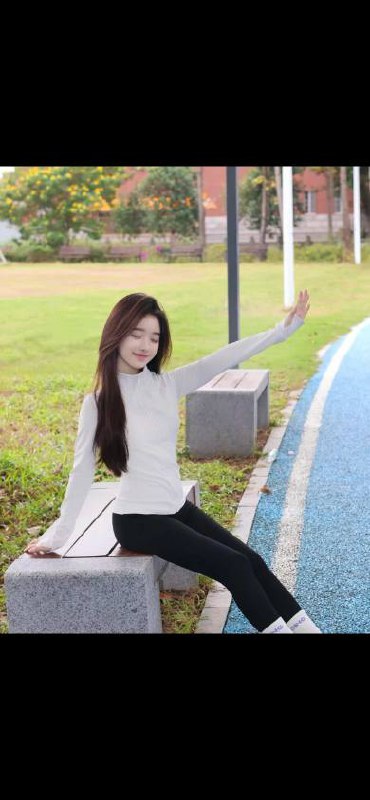 #广州王子诺🌹05廣州在校大学生Body: 165cm. 42kg. 05C刚破处私处紧致五官精致性格温柔全身雪白，无不良嗜好，海南人，三点粉#玲珑