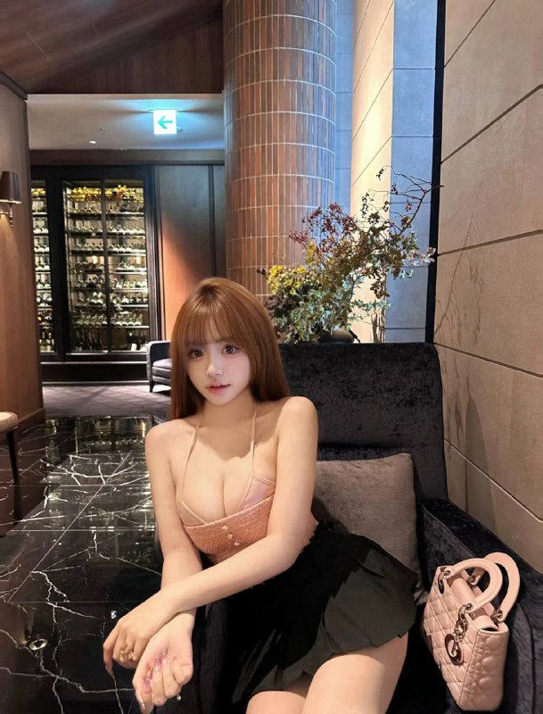 广州糖宝🏠网红小鱼童颜巨茹清纯0风尘  纯天然无整 04🐻E罩杯 168粉嫩甜心 温柔可爱 肌肤白如雪❄️大眼babyface 少女笑起来超好看爱笑 活泼乖巧懂事初恋女友feell床上配合度些不懂的哥哥多教教便好#小鱼