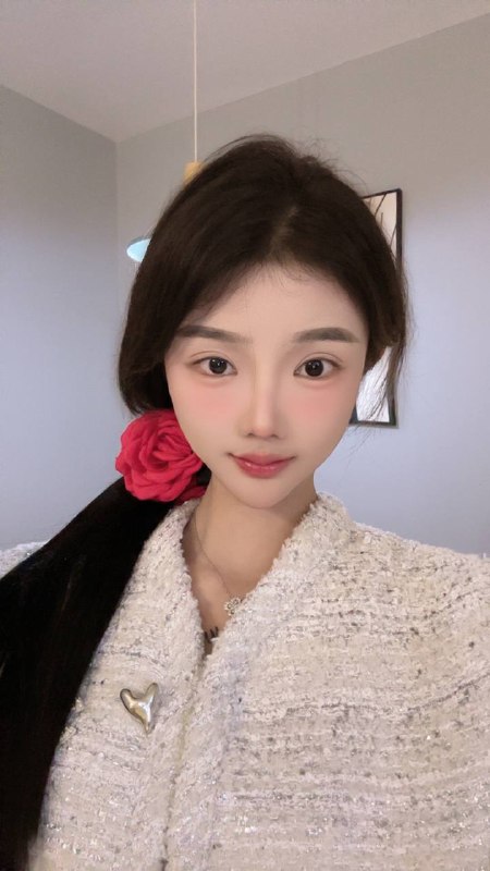 广州糖宝家丽丽兼职纯欲妹妹1⃣️全部生活照，生活照2⃣️净身高172  04年#可看🆔，假赔w3⃣️5条件，暂时开34⃣️7头身 完美比例腰细大腿长5⃣️温柔 纯欲型 无风尘气❣️#丽丽