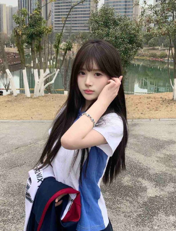广州 卡人💛💛💛🏡小女友05年 165🐻C纯欲风 可爱型 完美女友feel筷子腿 马甲线 皮肤细腻雪白体贴温柔 不催不事#小女友#白小纯