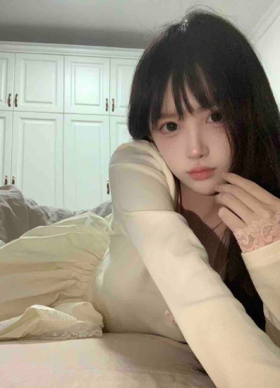广州 卡人💛💛💛🏡小女友05年 165🐻C纯欲风 可爱型 完美女友feel筷子腿 马甲线 皮肤细腻雪白体贴温柔 不催不事#小女友#白小纯