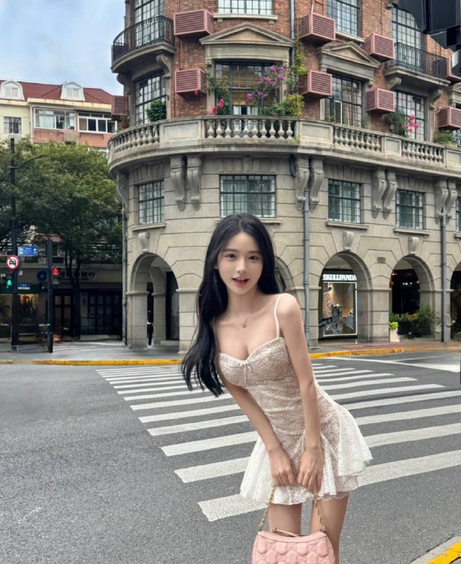 星星🏠纯欲网红穿衣模特，小小公主• 𝐇𝐞𝐢𝐠𝐡𝐭身高/170• 𝐖𝐞𝐢𝐠𝐡𝐭体重• 𝐁𝐮𝐬𝐭胸围/D• 𝐀𝐠𝐞年龄04• 𝐇𝐨𝐛𝐛𝐲兴趣/气质大牌 待人温柔 声音甜美给你不一样的恋爱