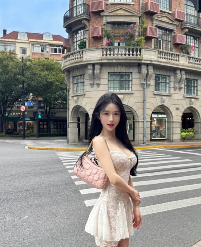 星星🏠纯欲网红穿衣模特，小小公主• 𝐇𝐞𝐢𝐠𝐡𝐭身高/170• 𝐖𝐞𝐢𝐠𝐡𝐭体重• 𝐁𝐮𝐬𝐭胸围/D• 𝐀𝐠𝐞年龄04• 𝐇𝐨𝐛𝐛𝐲兴趣/气质大牌 待人温柔 声音甜美给你不一样的恋爱