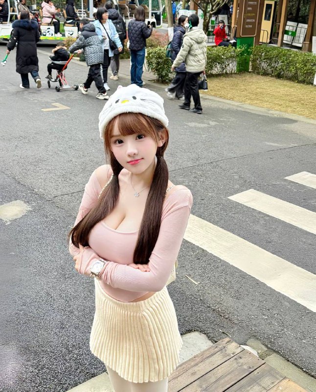糖宝🏠广州极品纯欲软妹  小语05年 身高:165🐻E 体重:45kg可爱纯欲天花板 温柔体贴敏感体质 皮肤白滑•初次到达 •期待相#小语