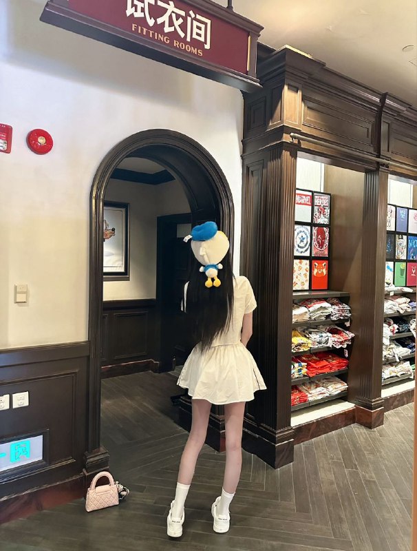 广州糖宝家猴赛雷气质网红🦋Height：176🦋Age：07🦋🐻：C🦋气质佳人🦋性格温柔好相处🦋纯天然零整🦋超长🥢腿🦋只接素质课 期待一场美丽的邂逅