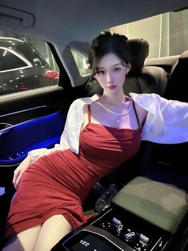 广州糖宝家羽茉🦜/w圈外新人 无风尘感 气质女友 全脸0整 无微调 妈生脸皮肤紧致 雪白细腻 声线温柔 敏感体质 三点粉嫩 温柔女友 醉酒勿扰年龄：04年 身高: 170 体重:45kg 胸围:D#羽茉