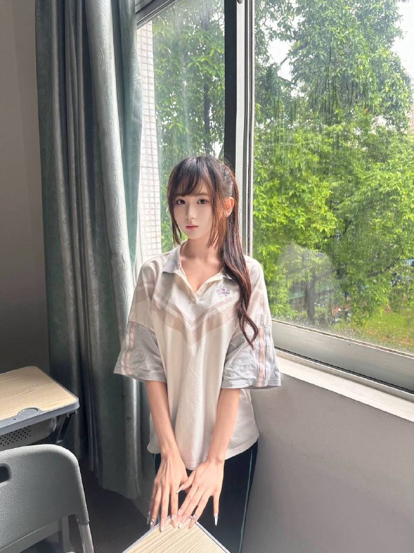 广州 糖宝🏡白虎依依极品06年学生暑假兼职🌸全天然无纹身脾气好事少不挑160🐻c 初恋女友感觉小巧玲珑类型🉑69蛇纹双✈️🉑接受SM调教