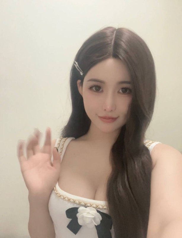 杨弈广州 小爱 172d顶级嫩模 白净大长腿 极品烧杯配合度极高 柔韧度极好 腰臀比完美 小腹无赘肉平时常健身 常年练瑜伽 可多种体位 待客如男友服务意识强 互动技术高🉑💋🉑69🉑双🉑代开🉑酒夜