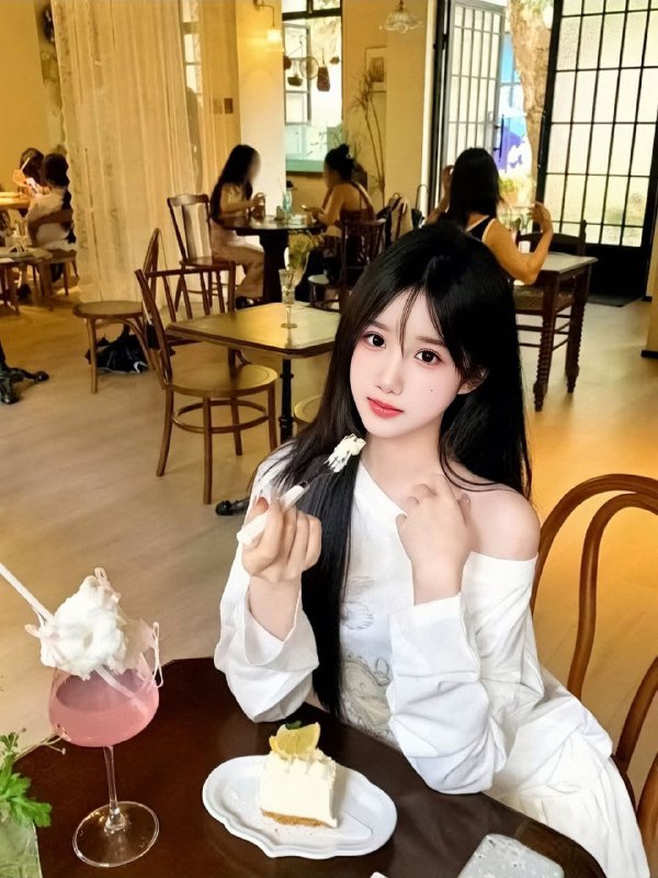 广州糖宝🏠露露新人05年  暑假兼职身高168，🐻36c，零整容短期兼职，。 遇见就是缘分#露露