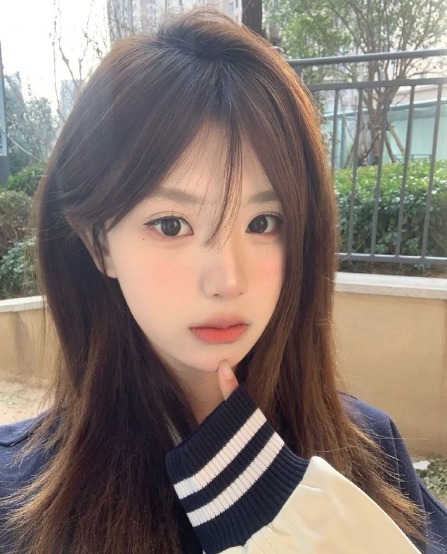 广州糖宝家小乖04年160C 小鸟一人  马甲线皮肤白。爱运动，健身，温柔夹子音。刚下水，请对我温柔一点#小乖