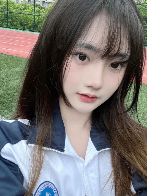 卡人🏠💛💛💛广州175大学生05欢欢广州大学生，身高175，气质优雅，性格好，兼职模特，皮肤白，丝袜制服• 𝐇𝐞𝐢𝐠𝐡𝐭身高/175•   𝐖𝐞𝐢𝐠𝐡𝐭体重/90• 𝐁𝐮𝐬𝐭胸围/ D             年龄05可现场表演才艺，舞蹈•⬆️⬇️粉嫩 处女感•  蜜桃🍑臀 全身雪白•  特长唱歌，舞蹈，瑜伽#欢欢