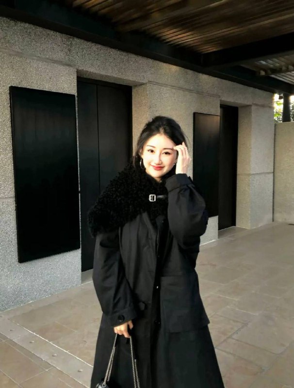 卡人🏠广州🆕人💛💛💛高素质气质女神 一个K都不认识圈外女友🇬🇧留学生•    身高:169          Cup：E🐻•     年龄02年       高素质女友feel•     温柔懂事        耐心礼貌待K•     皮肤雪白         可素颜见•     腰细腿长          蜜桃🍑臀•💖遇见便是上上签，期待与您相见～#七七#御姐#大米