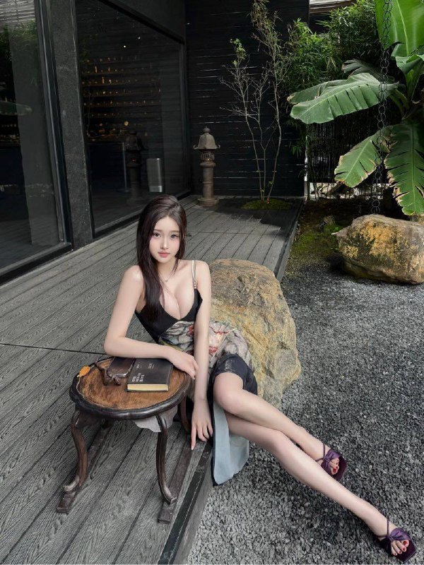 广州 兰迪🏠新人 安雅 性感大蜜高挑气质皮肤雪白身高：178cm体重：50kg年龄：05胸围：D又白又性感 配合度高 好评必选温柔大方，耐心不事儿身材前凸后翘，本人时尚洋气🉑69蛇纹，🈲冒，支持任何验证#大长腿#纯欲