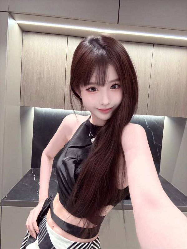 广州 兰迪🏠新人欢欢 纯兼职﻿﻿Height身高/175Weight体重/90﻿Bust胸围/c 年龄05﻿↕️粉嫩处女感﻿蜜桃臀全身雪白﻿特长唱歌，舞蹈，瑜伽骨感美女#瑜伽#舞蹈