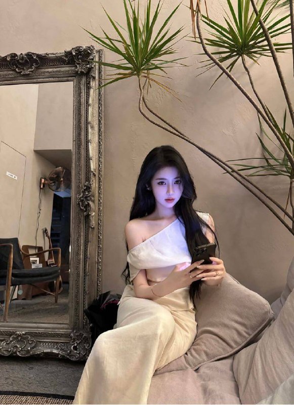 广州 兰迪🏠白净大长腿 极品烧杯Occupationn：平面模特 ｜Age: 04-Bust: DHeight: 170-Hobby：游泳｜瑜伽｜茶艺｜旅  行｜画画｜钢琴配合度极高 柔韧度极好 腰臀比完美 小腹无赘肉平时常健身 常年练瑜伽 可多种体位 待客如男友服务意识强 互动技术高 女友体验感缠绵床榻销魂酥骨 懂风情知情趣大灯长腿都给你有前有后 满足你所有欲望幻想道具服饰制服齐全 擅长各种角色扮演解锁各种体位姿势仅接待高素质客户 据不守时醉酒课低素质屌丝看客浪费时间勿扰#人间尤物#顶级嫩模