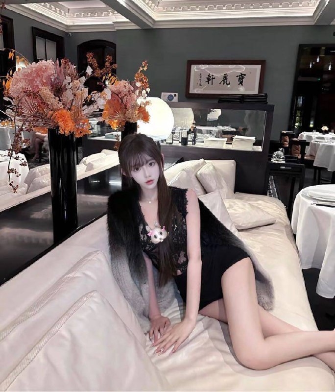 广州 兰迪🏠新人学生兼职 小羽❤️人人刚下水一个K都不认识 圈外女友🇯🇵留学生健身瑜伽爱好者兼职开• 身高：168Cup : D🐻年龄04年高素质女友feel温柔懂事耐心礼貌待K皮肤雪白可素颜见腰细腿长 遇见便是上上签，期待与您相见～#留学生#字母